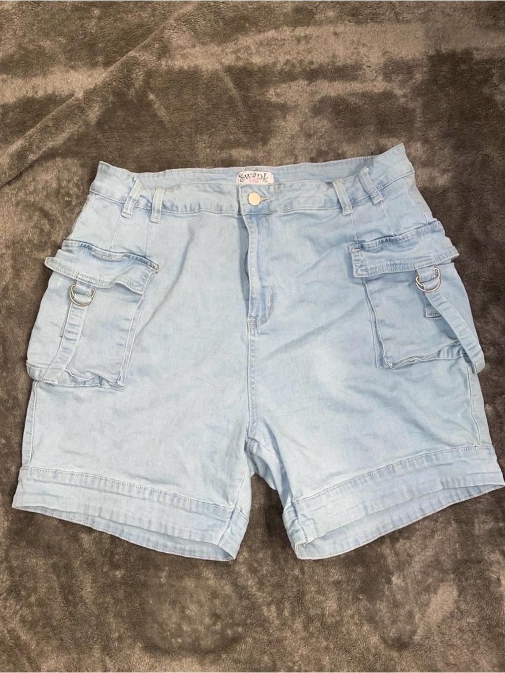 Light Wash Denim Cargo Shorts with Utility Pockets